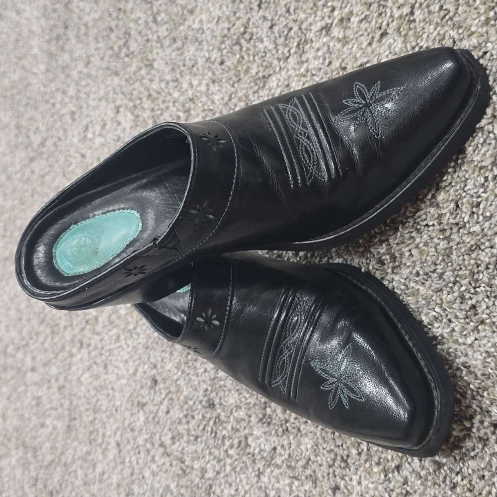 ARIAT Black Leather Mule 8B